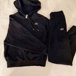 ALO Yoga Black Hoodie & Jogger Sweatpants Set